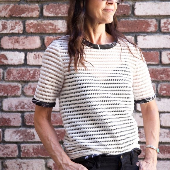 OSTWALD HELGASON - semi sheer structured blouse- fits smaller - Picture 5 of 15